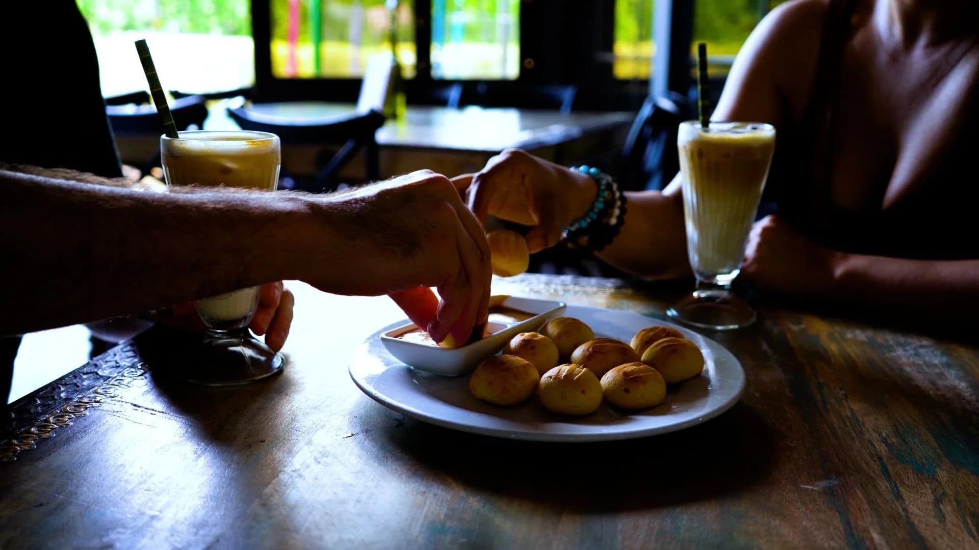 Friday Morning At Café Valparaíso, original studio demonstration
