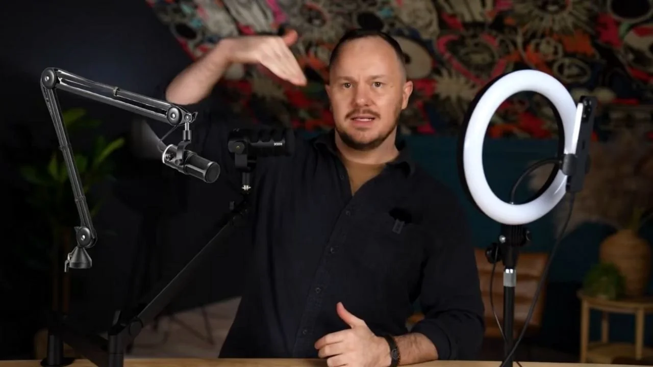 Connect the cable that matches your iPhone, original studio demonstration