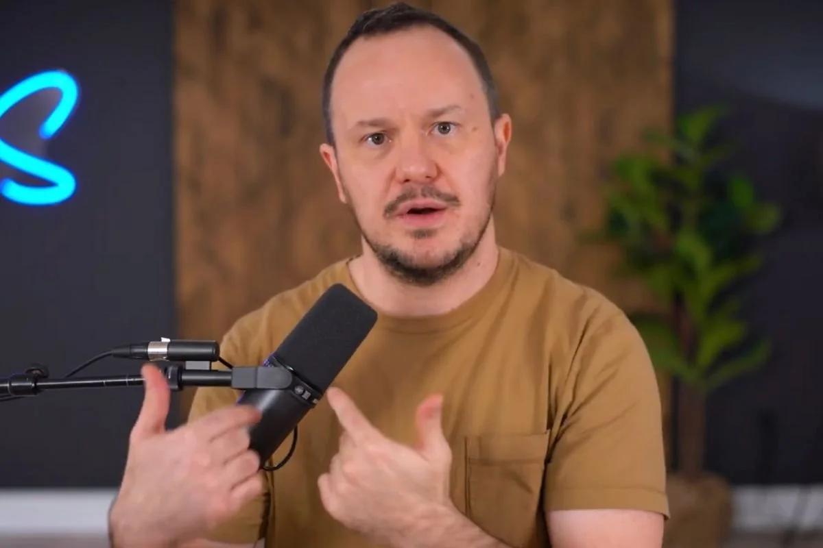 Getting A Camera With Intelligent Autofocus Is Key, original studio demonstration