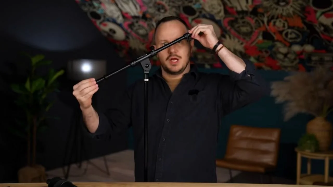 The 2 Microphone Stands I Recommend, original studio demonstration