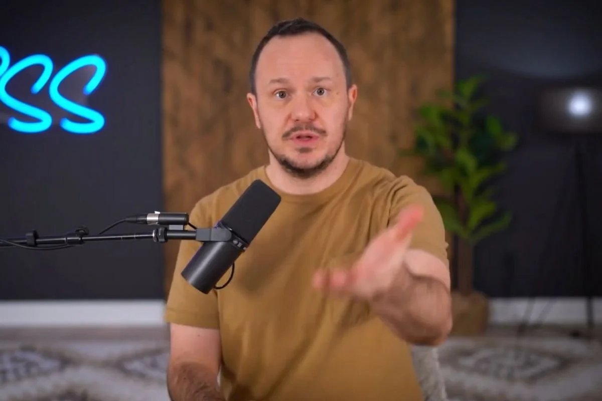 Getting A Camera With Intelligent Autofocus Is Key, original studio demonstration